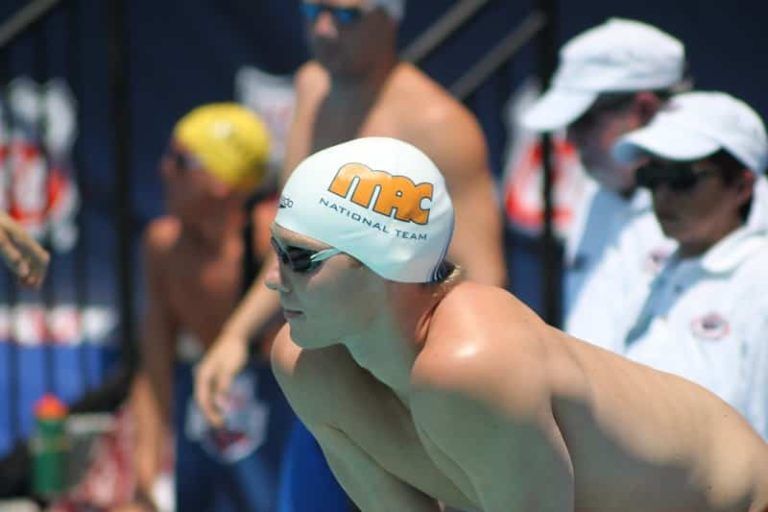 7 Awesome Benefits of Competitive Swimming