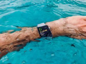 apple 4 swimming