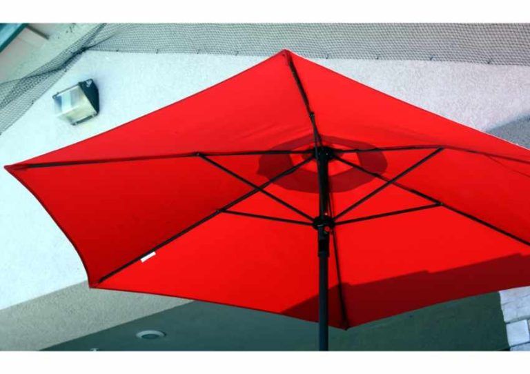 6 Best Pool Umbrellas and Accessories for Maximum Shade