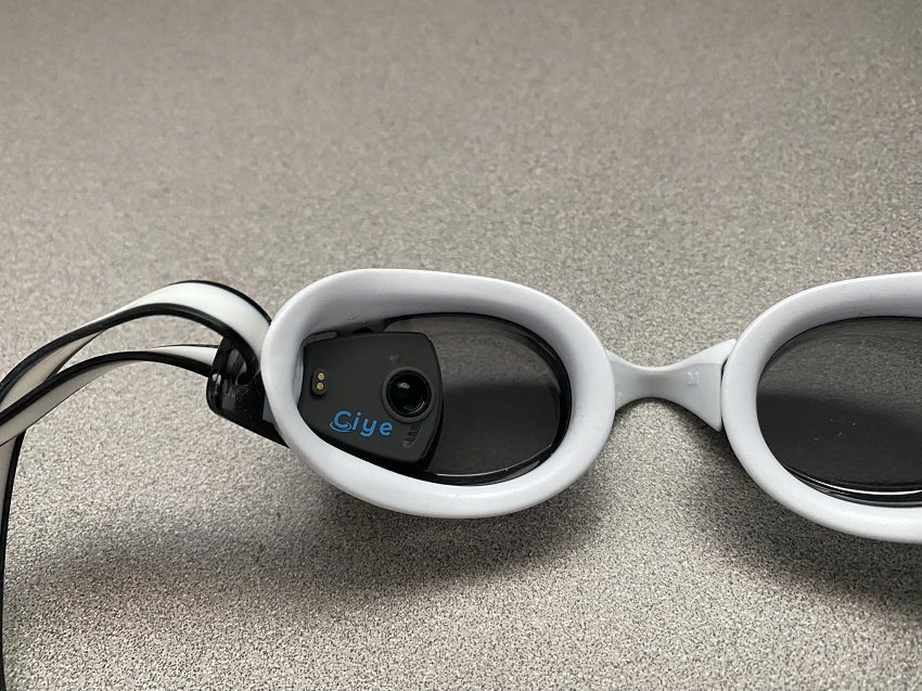 FINIS Smart Swimming Goggles