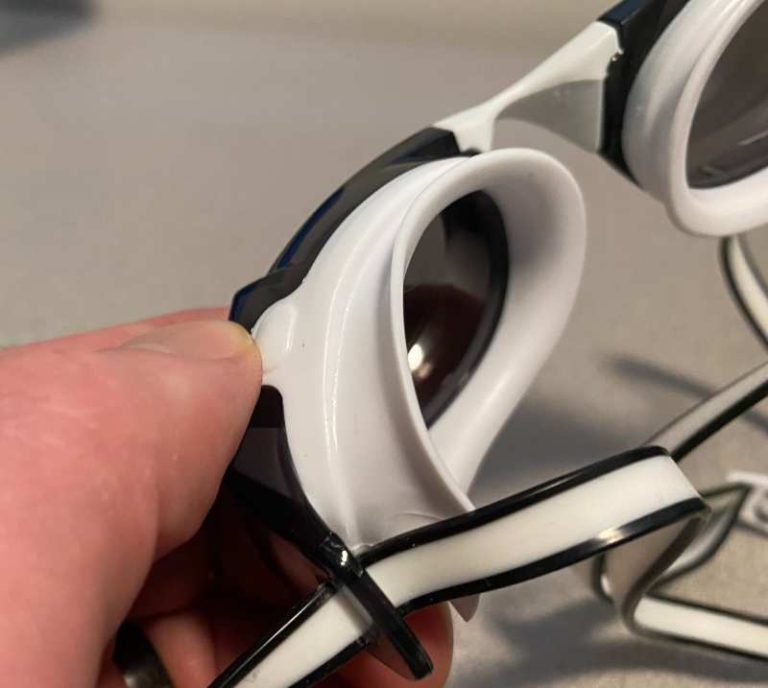 FINIS Smart Goggles Pros, Cons, and How It Does in the Pool (Review)