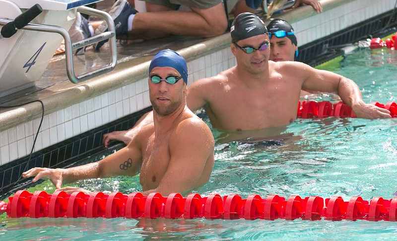 Why Swimmers Use Mirrored Swimming Goggles