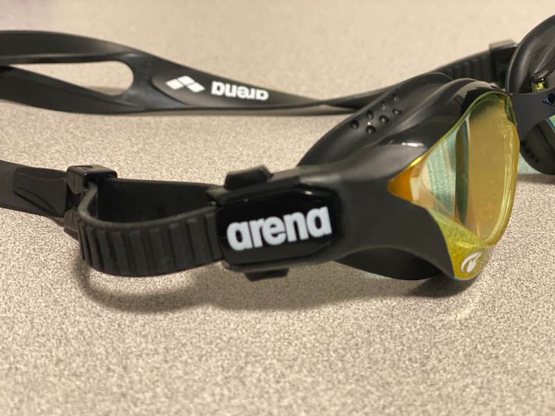 Arena Cobra Swipe Tri Goggle - Easy to Adjust