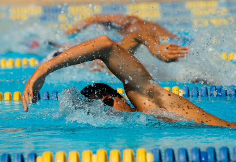 Cómo mejorar la técnica de respiración al nadar