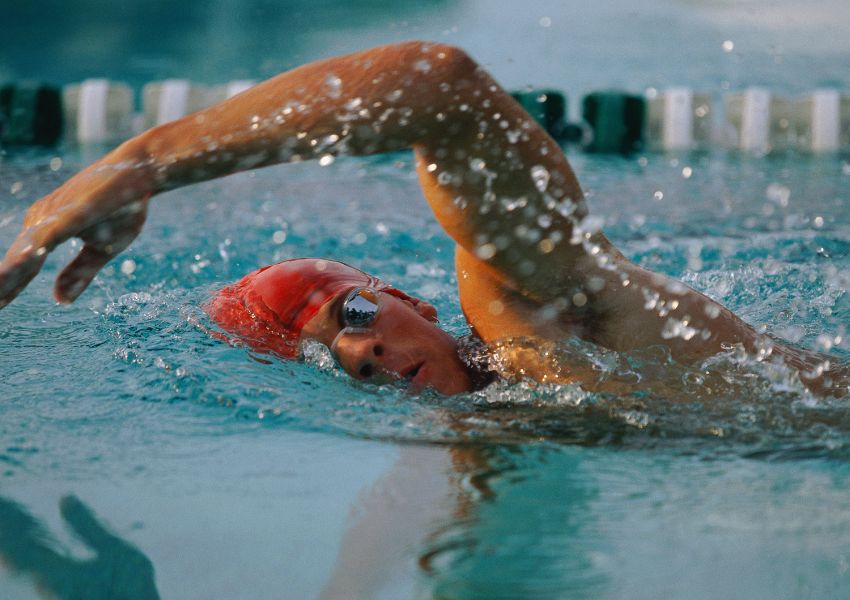 Swimming vs Running -- Which One is a Better Workout