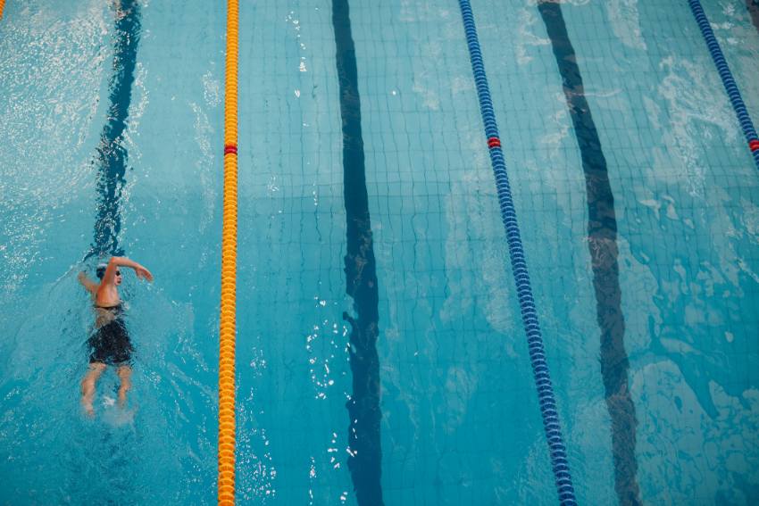 Swimming workout: The 8 best gym exercises