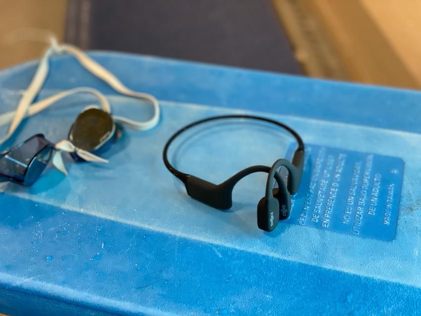 SHOKZ OpenSwim MP3 Player Review – The Best Conduction Headphones for  Swimming? 