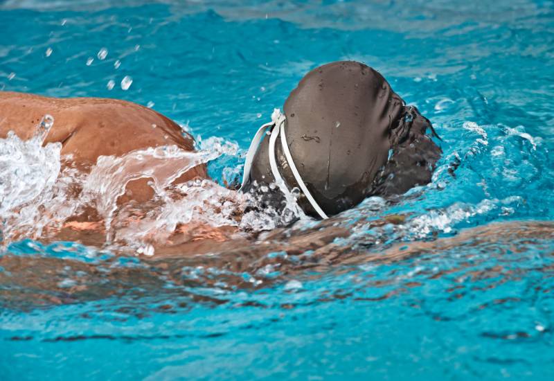 How to Get Chlorine Out of Hair - Swim Cap