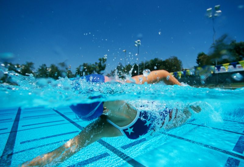 How to Remove Chlorine from Hair After Swimming